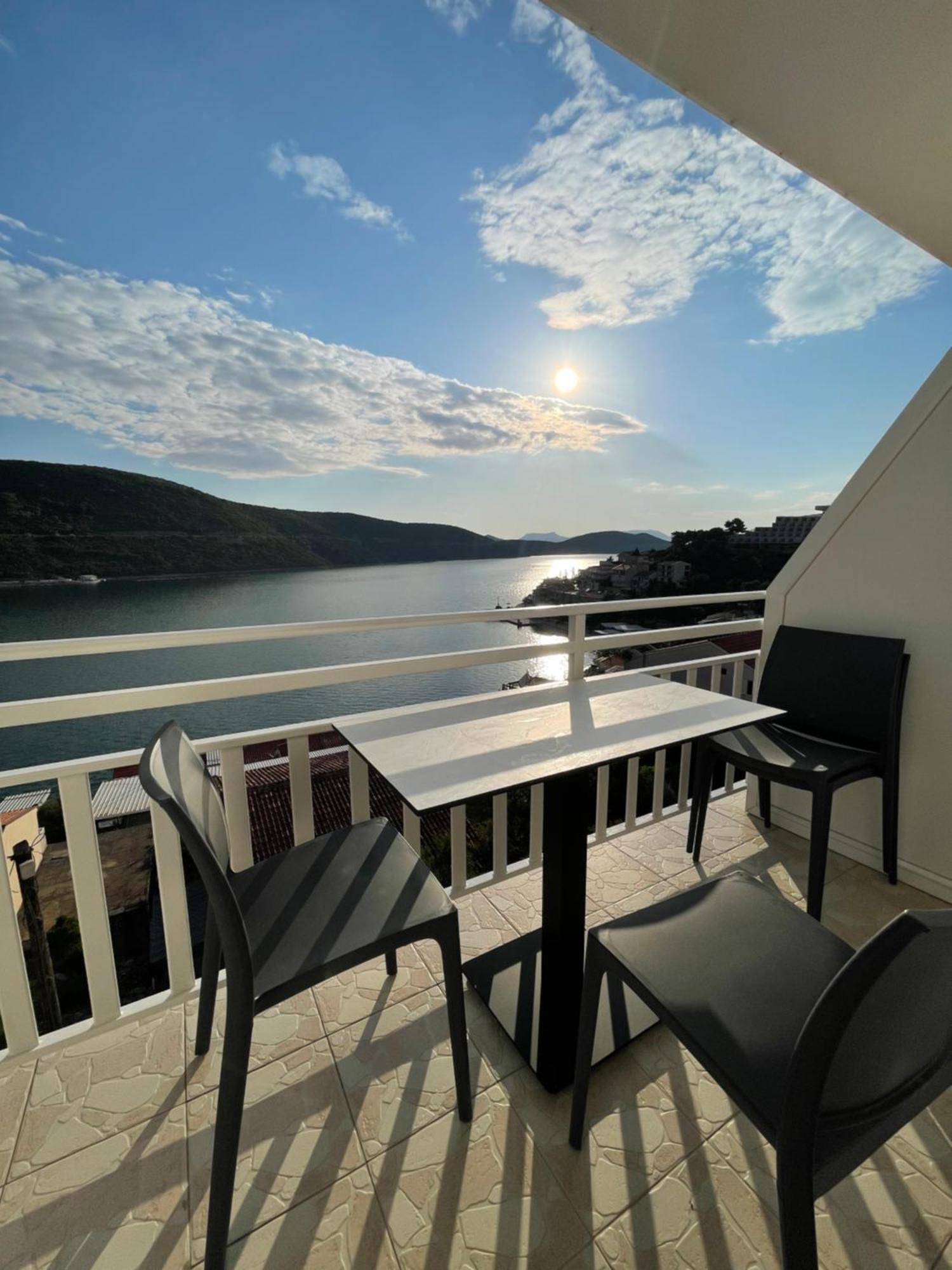 Apartments Njavro Neum Exterior foto